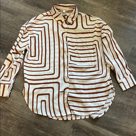 Geometric Patterned Shirt - Picture 2 of 5